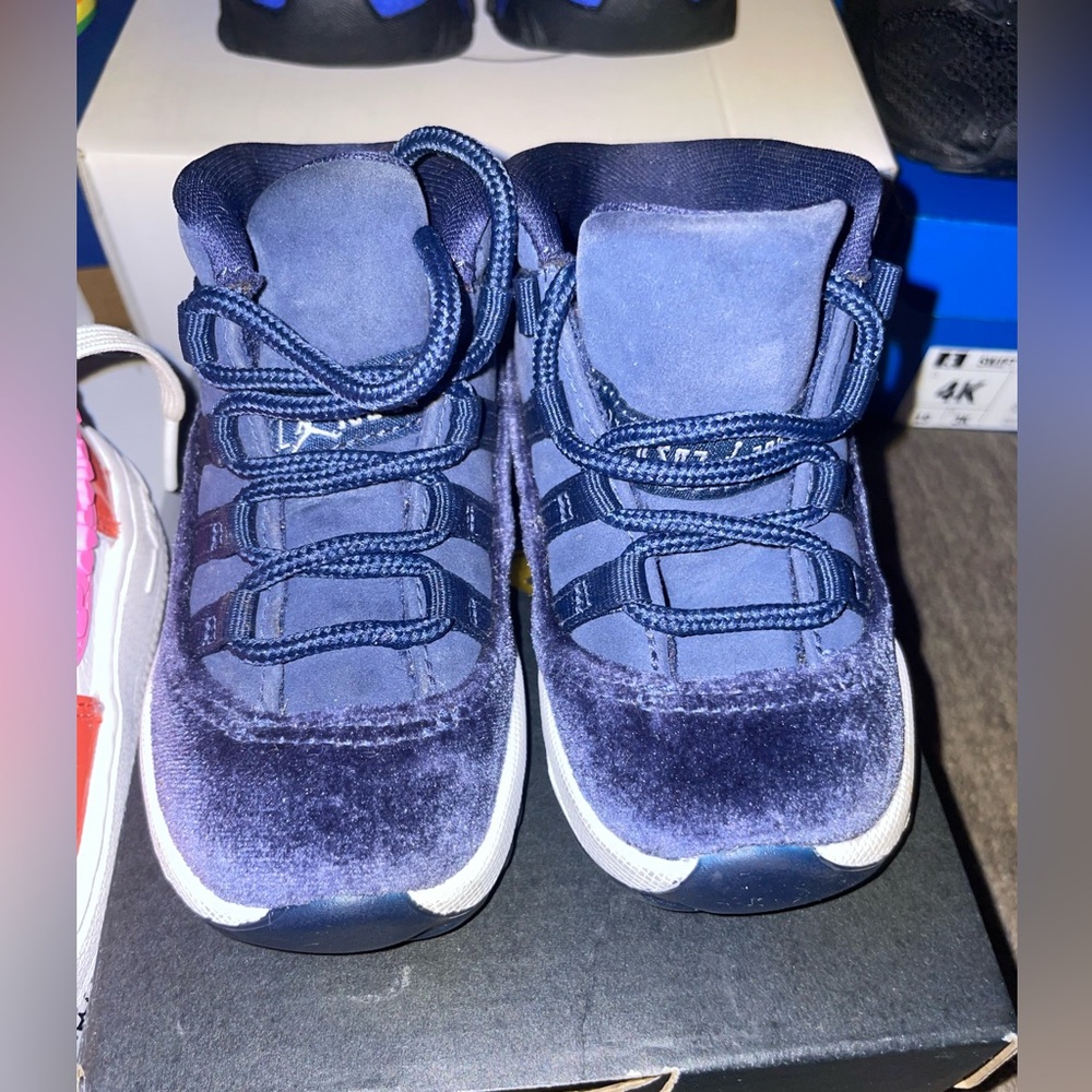Jordan 11 Midnight Navy 5c